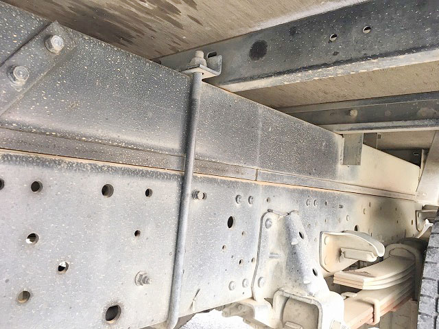 いすゞエルフアルミバン小型（2t・3t）[写真21]