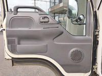 いすゞエルフアルミバン小型（2t・3t）[写真26]