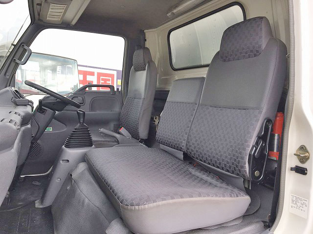 いすゞエルフアルミバン小型（2t・3t）[写真28]