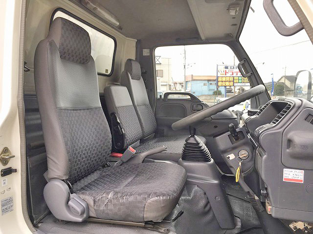 いすゞエルフアルミバン小型（2t・3t）[写真30]