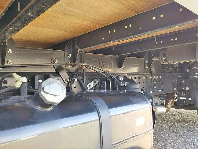 三菱ふそうキャンターアルミウイング小型（2t・3t）[写真26]