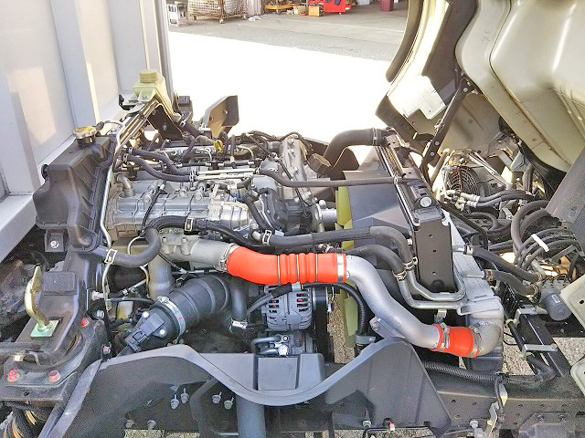 三菱ふそうキャンターアルミウイング小型（2t・3t）[写真28]