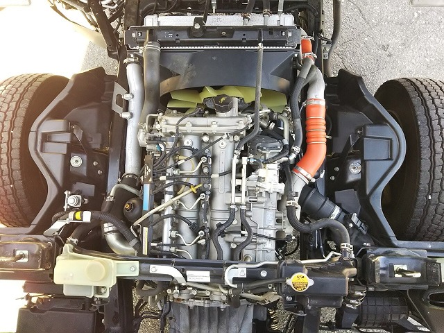 三菱ふそうキャンターアルミウイング小型（2t・3t）[写真30]