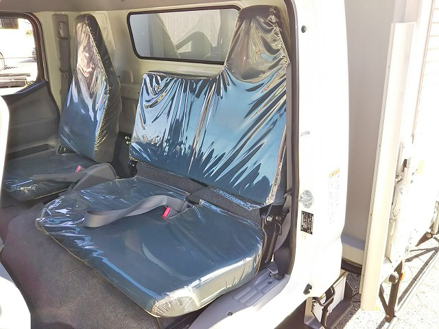 三菱ふそうキャンターアルミウイング小型（2t・3t）[写真34]