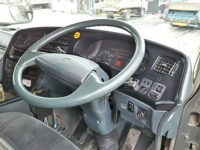 三菱ふそうスーパーグレートダンプ大型（10t）[写真30]