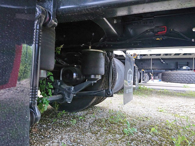 UDトラックスクオンアルミウイング大型（10t）[写真16]