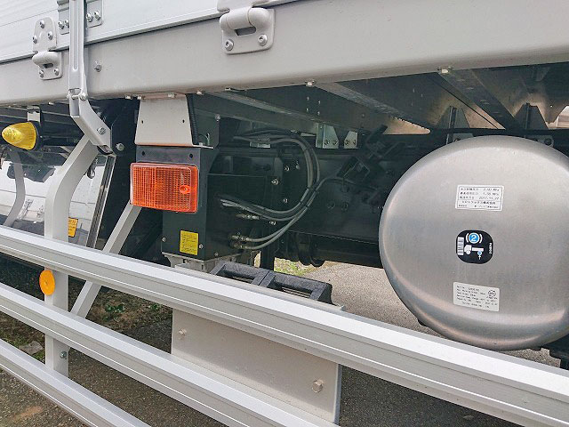 UDトラックスクオンアルミウイング大型（10t）[写真19]