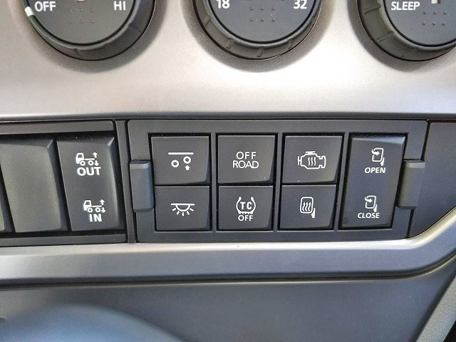 UDトラックスクオンアルミウイング大型（10t）[写真27]