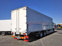 UDトラックスクオンアルミウイング大型（10t）[写真02]