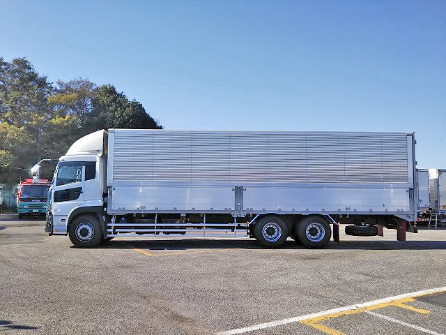 UDトラックスクオンアルミウイング大型（10t）[写真05]