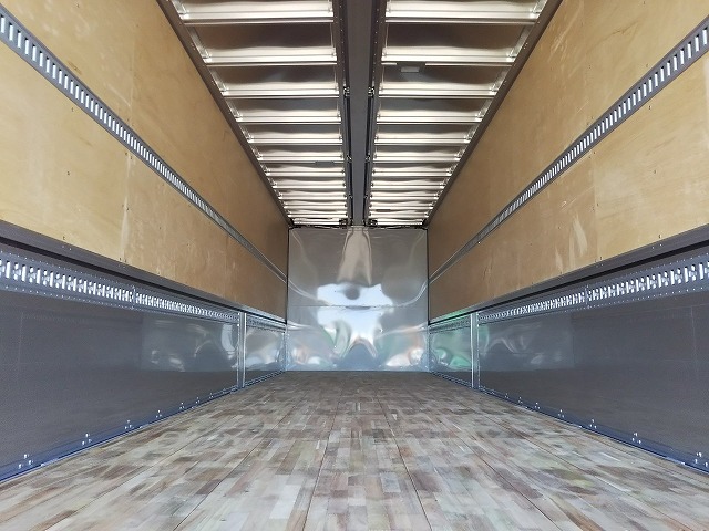 UDトラックスクオンアルミウイング大型（10t）[写真09]