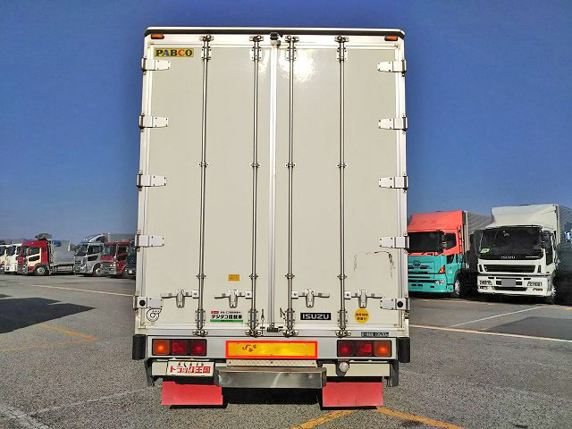 いすゞギガアルミウイング大型（10t）[写真10]