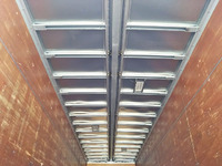 いすゞギガアルミウイング大型（10t）[写真15]