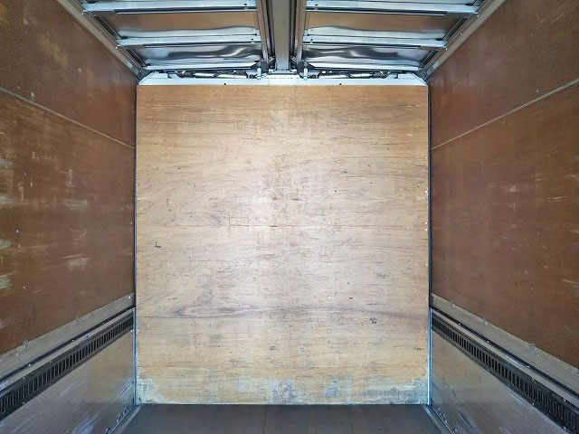 いすゞギガアルミウイング大型（10t）[写真16]