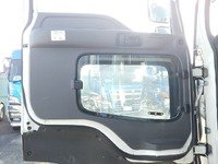 いすゞギガアルミウイング大型（10t）[写真28]