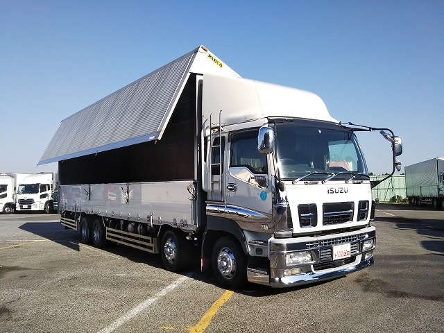 いすゞギガアルミウイング大型（10t）[写真03]