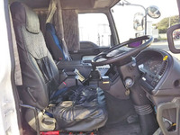 いすゞギガアルミウイング大型（10t）[写真30]