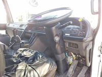 いすゞギガアルミウイング大型（10t）[写真31]