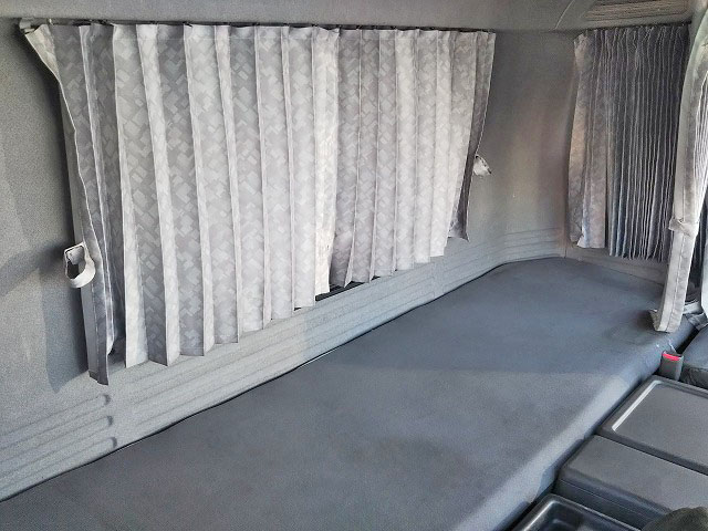 いすゞギガアルミウイング大型（10t）[写真34]