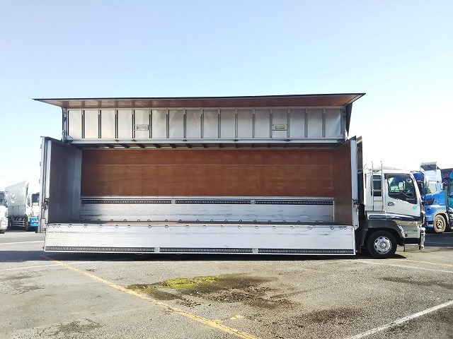 いすゞギガアルミウイング大型（10t）[写真07]