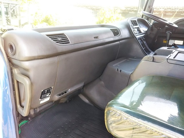 いすゞギガシャーシ大型（10t）[写真31]