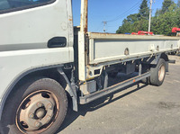 三菱ふそうキャンター平ボディ小型（2t・3t）[写真12]