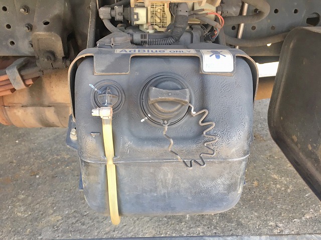 三菱ふそうキャンター平ボディ小型（2t・3t）[写真14]