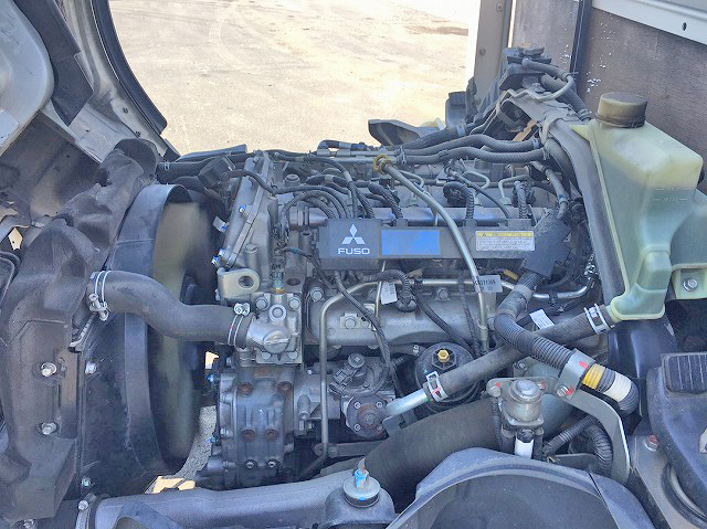 三菱ふそうキャンター平ボディ小型（2t・3t）[写真20]