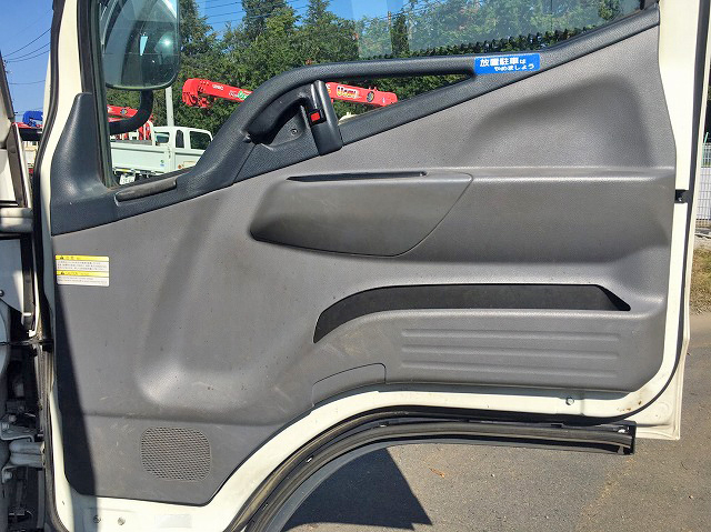 三菱ふそうキャンター平ボディ小型（2t・3t）[写真25]