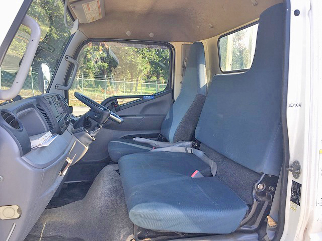 三菱ふそうキャンター平ボディ小型（2t・3t）[写真26]