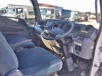 三菱ふそうキャンター平ボディ小型（2t・3t）[写真29]