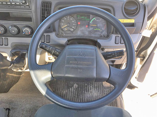 三菱ふそうキャンター平ボディ小型（2t・3t）[写真31]