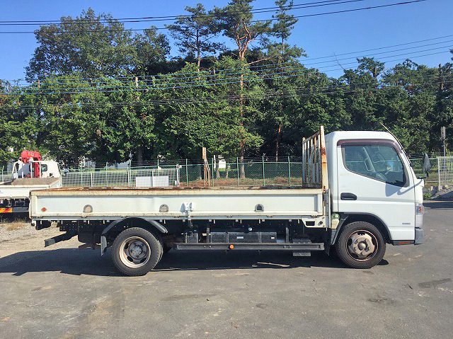 三菱ふそうキャンター平ボディ小型（2t・3t）[写真05]