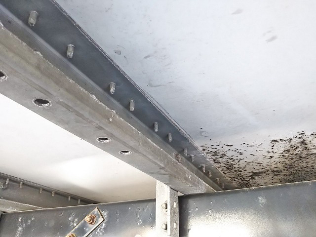 いすゞエルフパネルバン小型（2t・3t）[写真23]