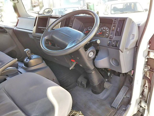 いすゞエルフパネルバン小型（2t・3t）[写真31]