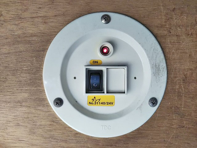 いすゞエルフアルミバン小型（2t・3t）[写真14]