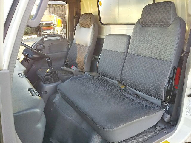 いすゞエルフアルミバン小型（2t・3t）[写真26]