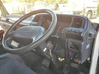 いすゞエルフアルミバン小型（2t・3t）[写真28]