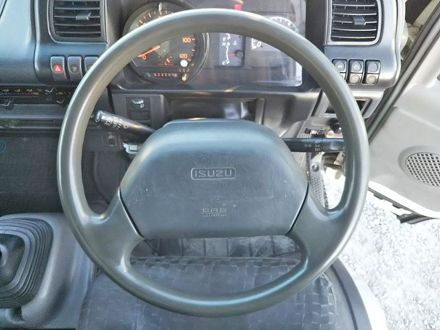 いすゞエルフアルミバン小型（2t・3t）[写真29]