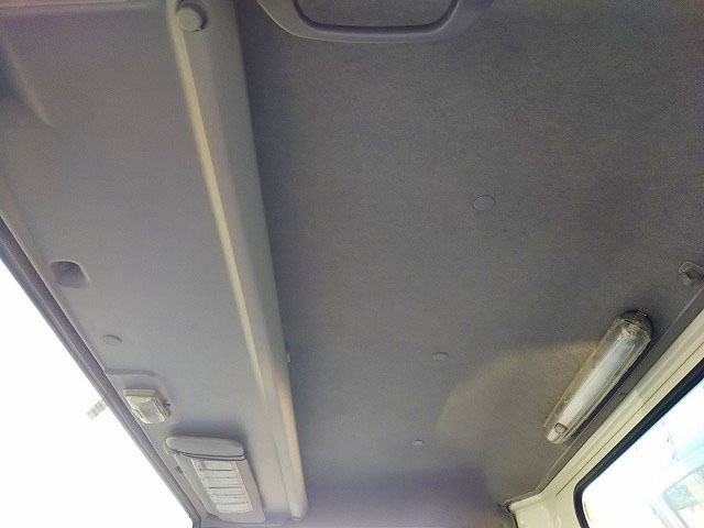 いすゞエルフアルミバン小型（2t・3t）[写真39]