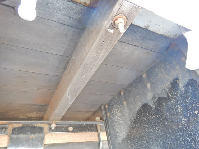 三菱ふそうファイター平ボディ増トン（6t・8t）[写真29]