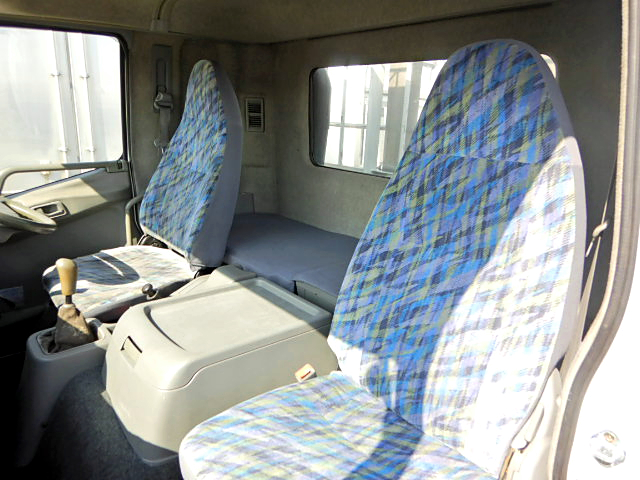 三菱ふそうファイター平ボディ増トン（6t・8t）[写真04]