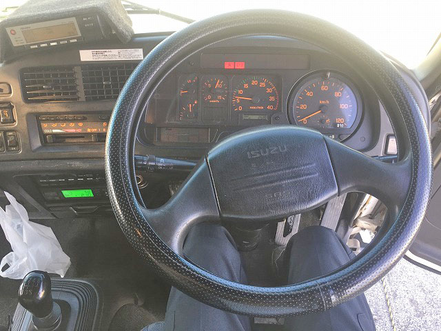 いすゞフォワード冷凍車（冷蔵車）中型（4t）[写真20]