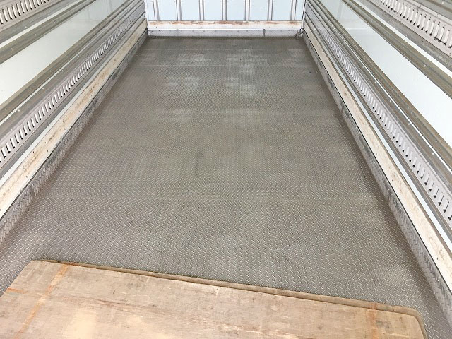 いすゞフォワード冷凍車（冷蔵車）中型（4t）[写真09]