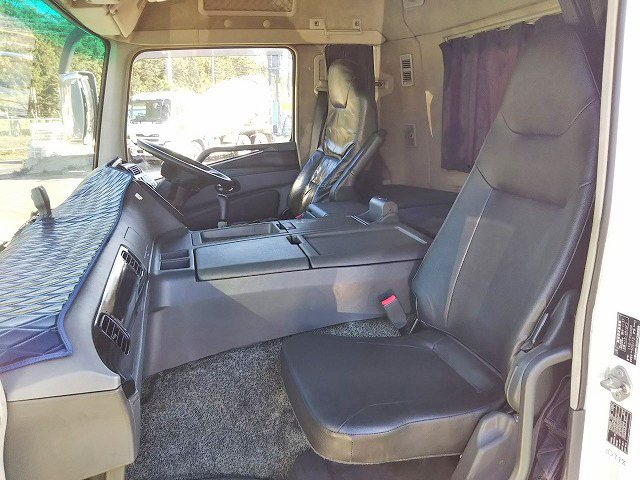 三菱ふそうスーパーグレートトレーラーヘッド（トラクターヘッド）大型（10t）[写真29]