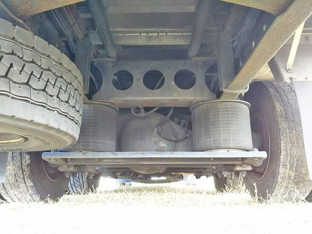 三菱ふそうスーパーグレートアルミウイング大型（10t）[写真16]