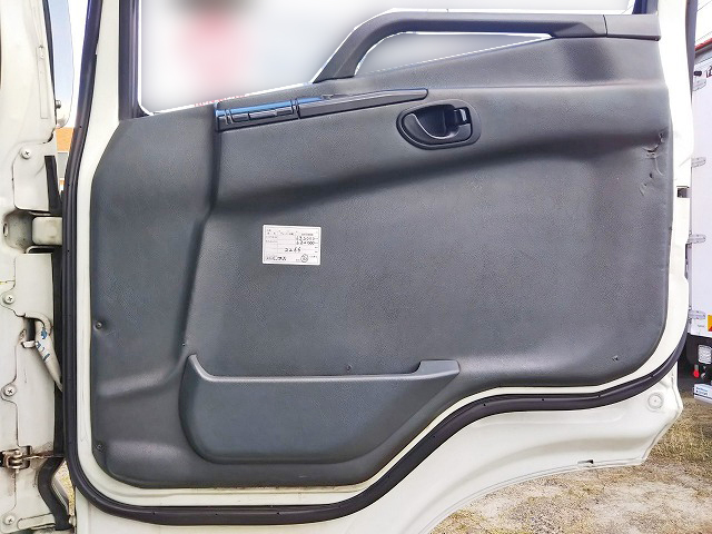 三菱ふそうスーパーグレートアルミウイング大型（10t）[写真25]