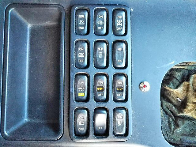 三菱ふそうスーパーグレートアルミウイング大型（10t）[写真36]