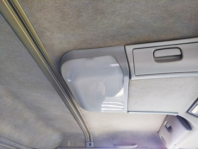 三菱ふそうスーパーグレートアルミウイング大型（10t）[写真38]