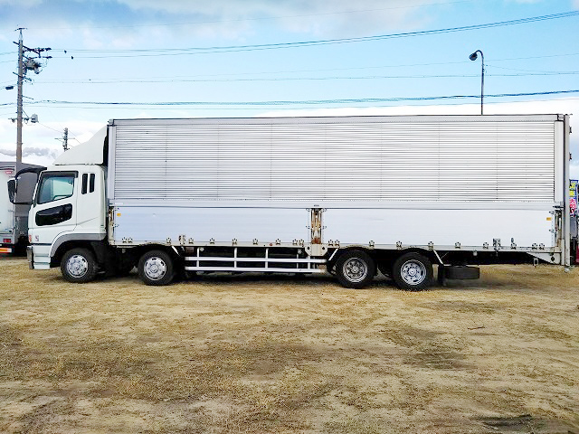 三菱ふそうスーパーグレートアルミウイング大型（10t）[写真05]